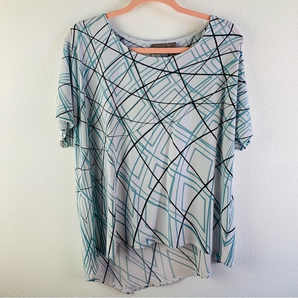 Chicos Easy Wear High Low‎ Abstract Top